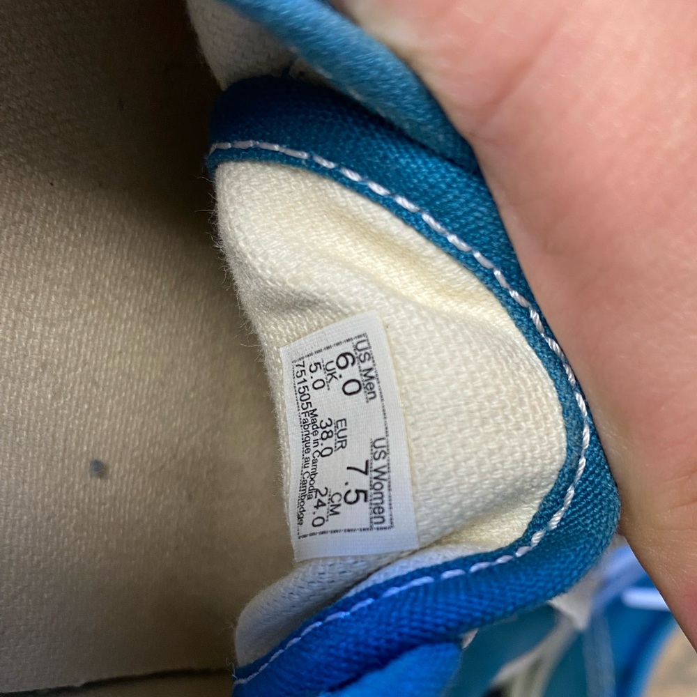 Vans - Picture 7 of 7